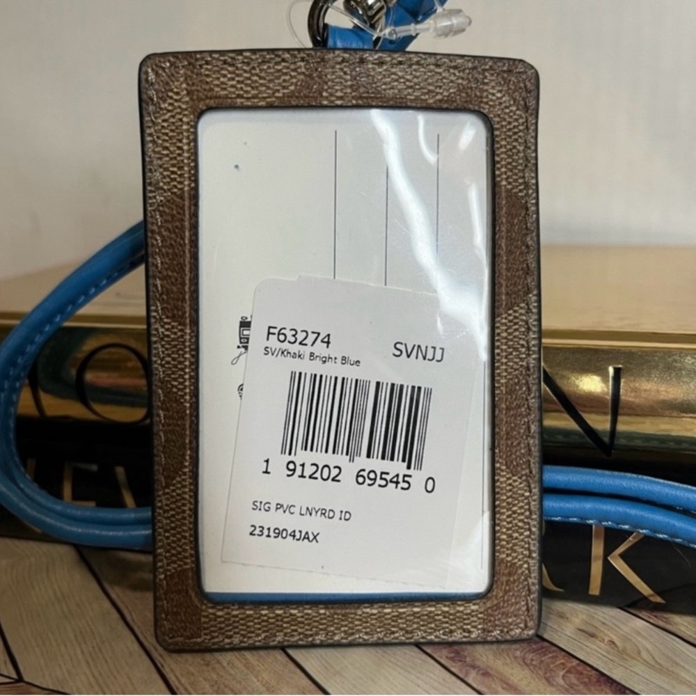 Coach signature Lanyard NWT - Picture 2 of 5